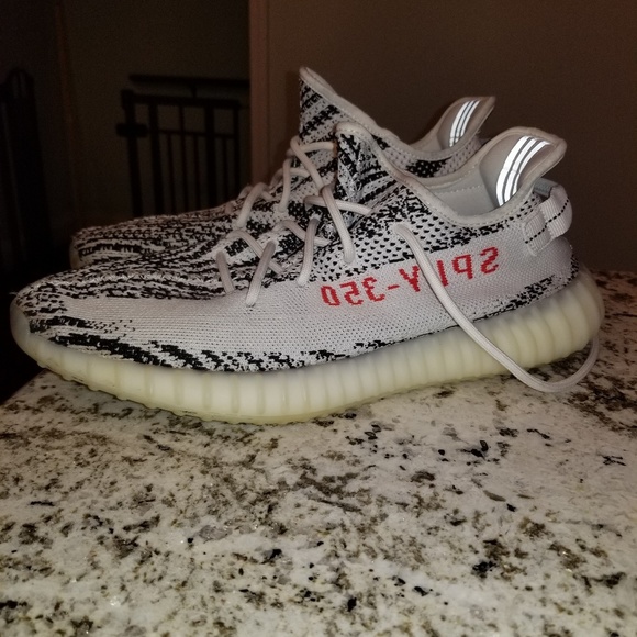 Yeezy Boost 350 V2 Zebra - Picture 4 of 6